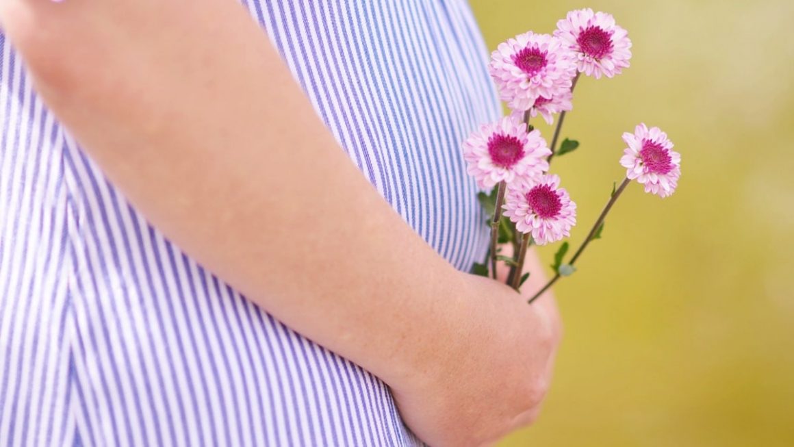 Spring time maternity